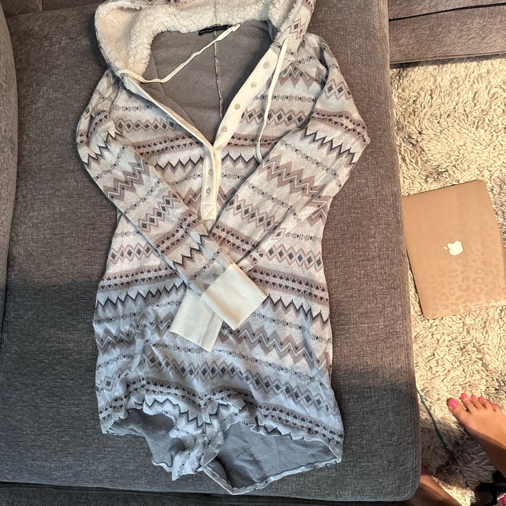 Abercrombie & Fitch Cream and Gray Geometric Pajama Romper